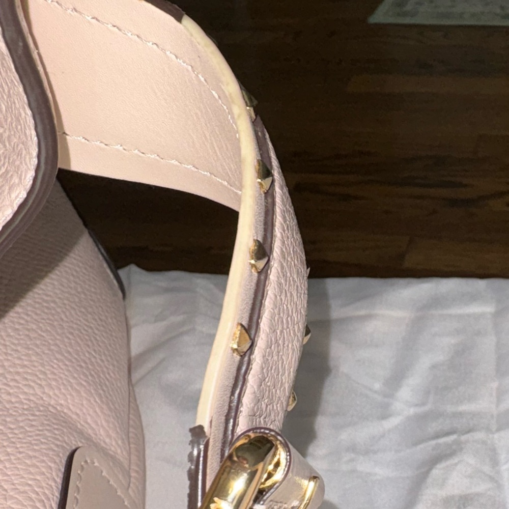 Michael Kors Powder Pink Pebbled Leather Shoulder Hobo with Gold Hardware - Picture 4 of 10